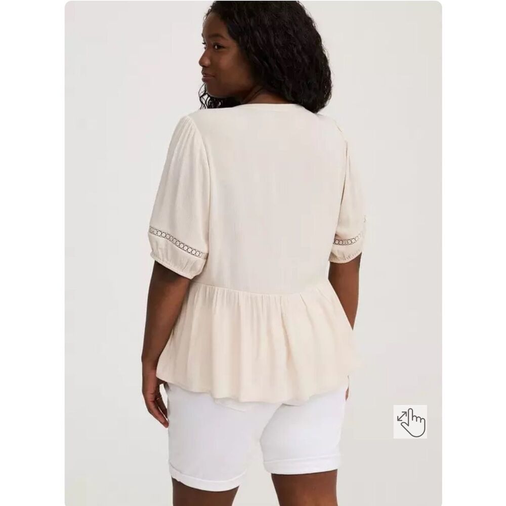 NWT torrid Cream Lace-Trim Boho Crinkle Gauze Peplum Blouse - Size 1 - Picture 2 of 13